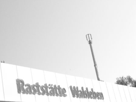 Der Schriftzug der Raststation "Walsleben"